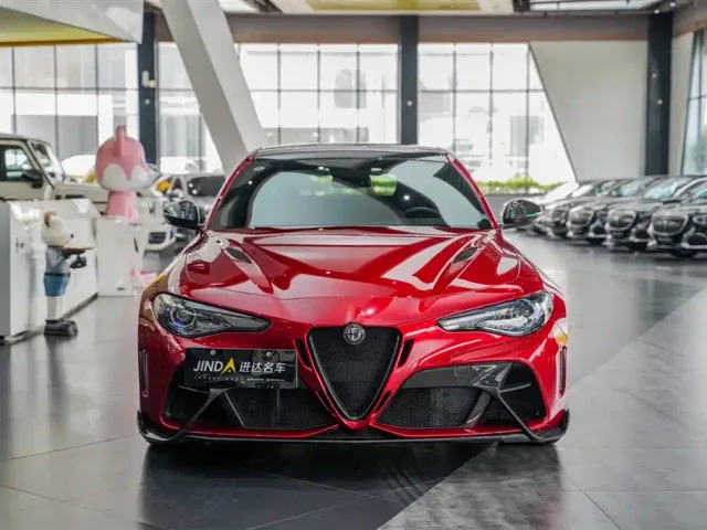 Alfa Romeo Giulia — Фото автомобиля 6