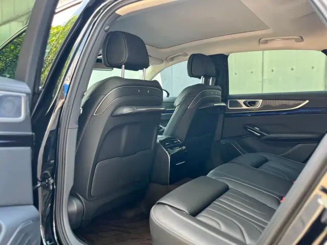 Hongqi H9 — Фото автомобиля 15
