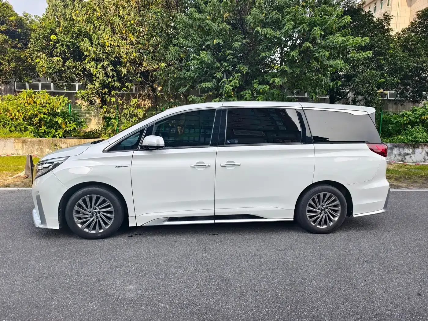 GAC Trumpchi Trumpchi M8 2023 Master Series 390T Ultimate Edition — Фото автомобиля 8