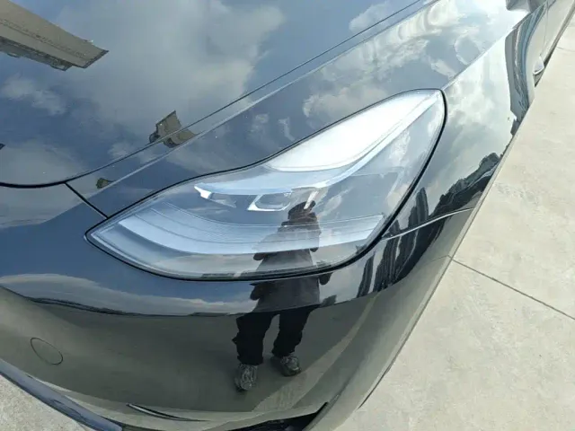 Tesla Model Y — Фото автомобиля 23