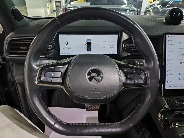Nio ES8 — Фото автомобиля 3