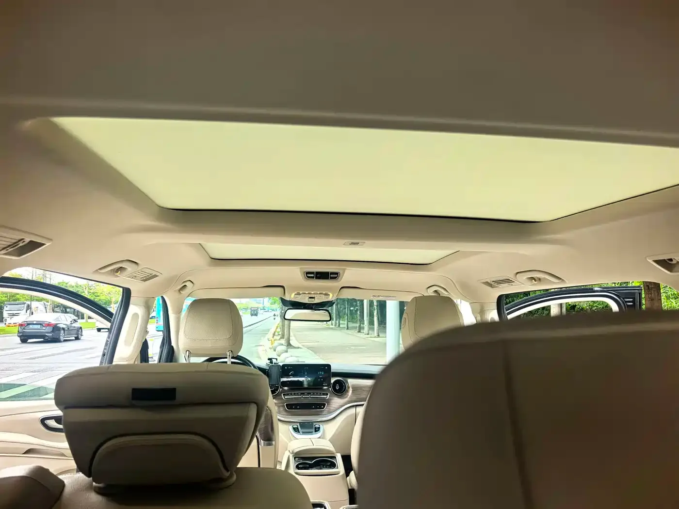 Mercedes-Benz Mercedes-Benz V-Class 2022 V 260 Prestige Edition — Фото автомобиля 16