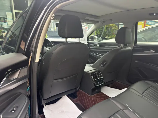 Volkswagen Passat — Фото автомобиля 10