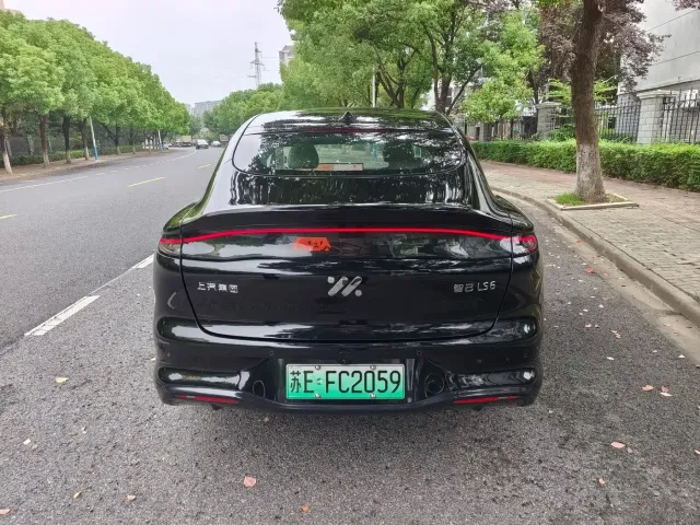 IM Motors IM LS6 2025 Extended Range Base — Фото автомобиля 9