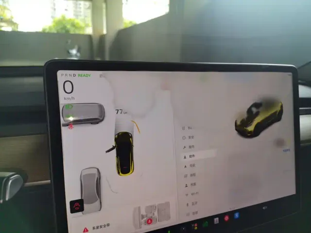 Tesla Model Y — Фото автомобиля 3
