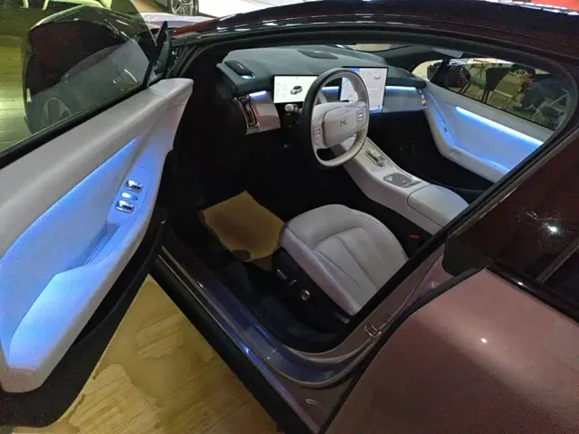 Xpeng P7+ — Фото автомобиля 15