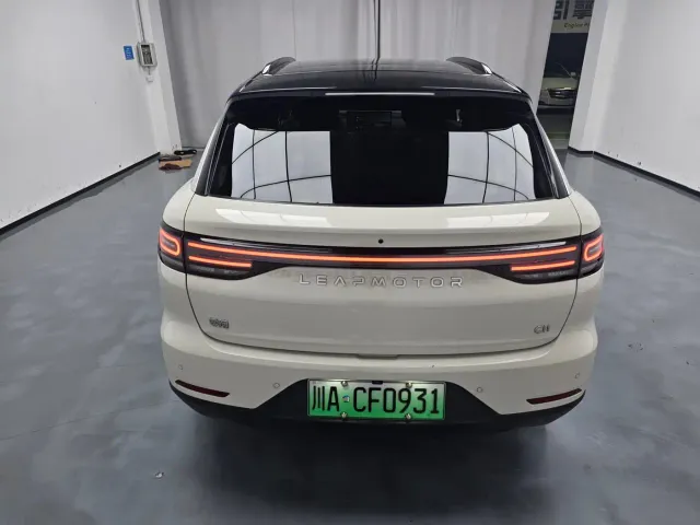 Leapmotor C11 — Фото автомобиля 5