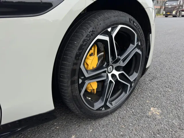 Xiaomi SU7 — Фото автомобиля 6