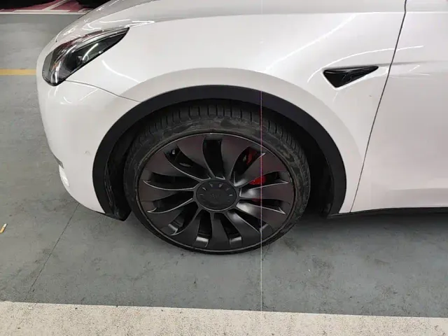 Tesla Model Y — Фото автомобиля 22