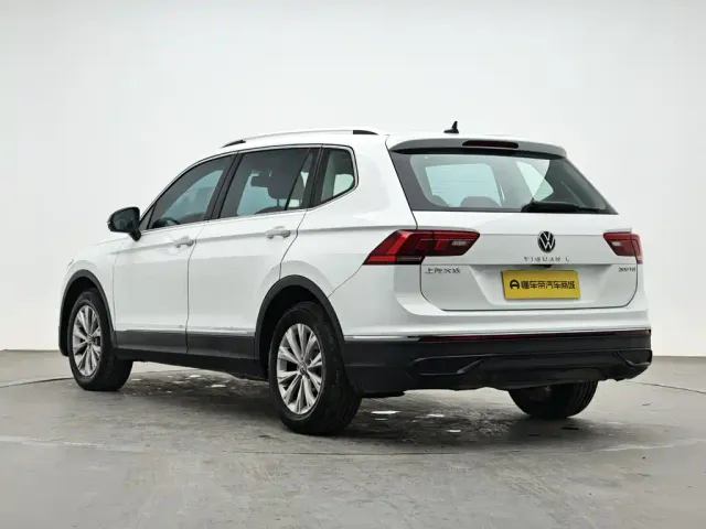 Volkswagen Tiguan L — Фото автомобиля 18