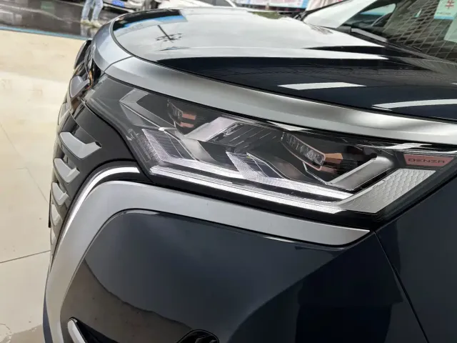 Denza Denza D9 2025 Model DM-i Smart Drive Edition 1020 AWD Flagship — Фото автомобиля 8