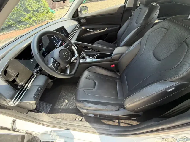 Hyundai Elantra — Фото автомобиля 5