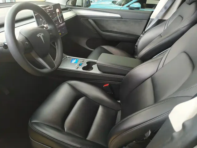 Tesla Model Y — Фото автомобиля 5