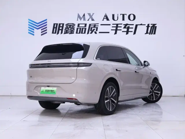 Li Auto L6 — Фото автомобиля 7