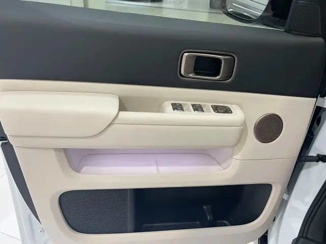 Li Auto MEGA — Фото автомобиля 7