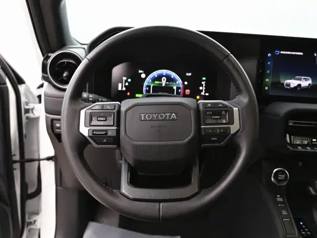 Toyota Prado — Фото автомобиля 15