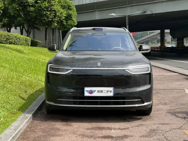Aito M7 — Фото автомобиля 2