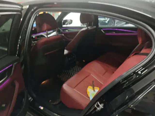 BMW 5 Series — Фото автомобиля 7