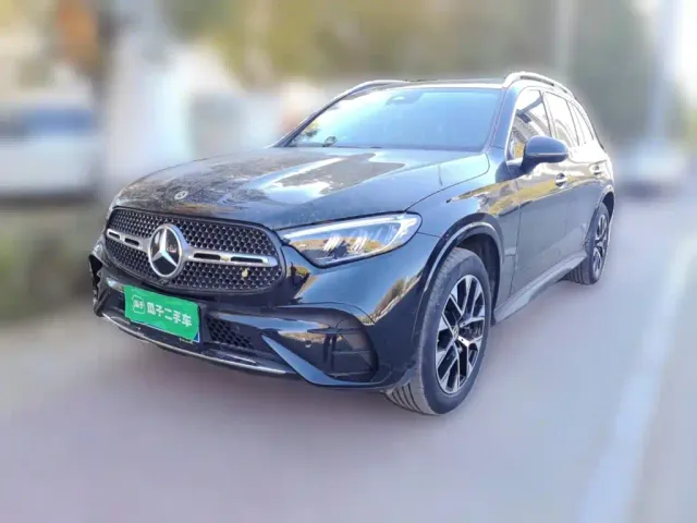 Фотография автомобиля — Mercedes-Benz GLC-Class