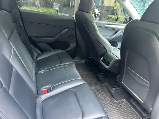 Tesla Model Y — Фото автомобиля 8