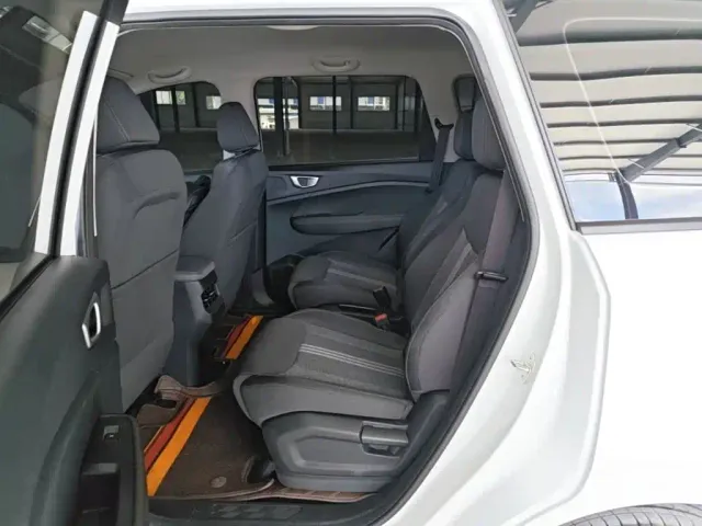 Wuling Jiachen — Фото автомобиля 16