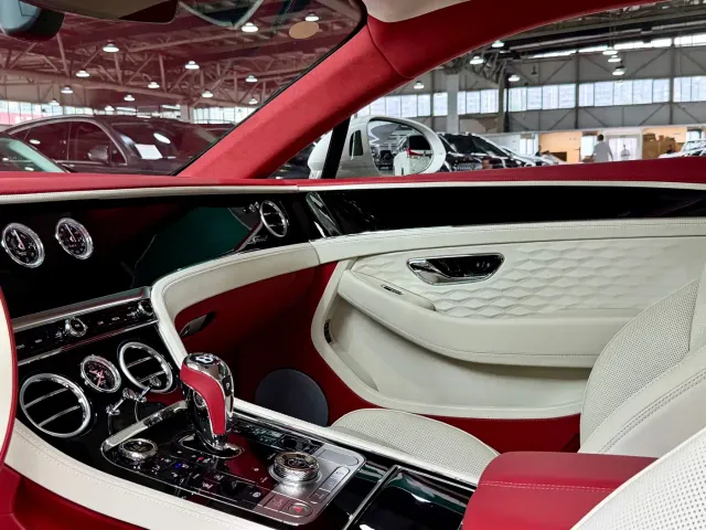 Bentley Continental Plug-in Hybrid — Фото автомобиля 24