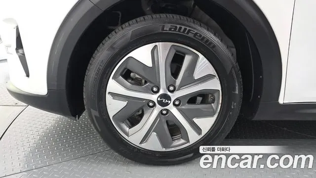 Kia Niro — Фото автомобиля 5