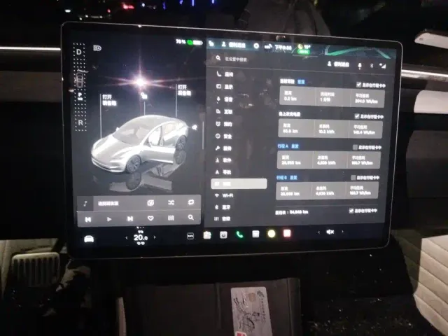 Tesla Model 3 — Фото автомобиля 9