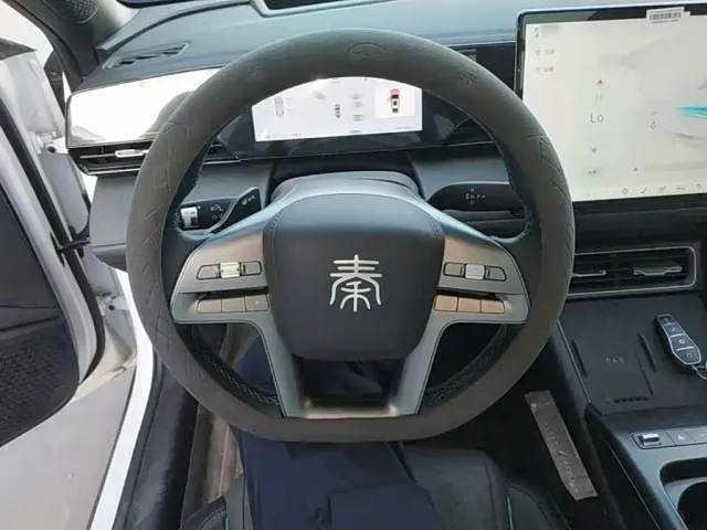 BYD Qin L — Фото автомобиля 10