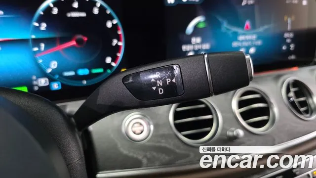 Mercedes-Benz E-Class E-класс W213 E350 4MATIC Exclusive — Фото автомобиля 8