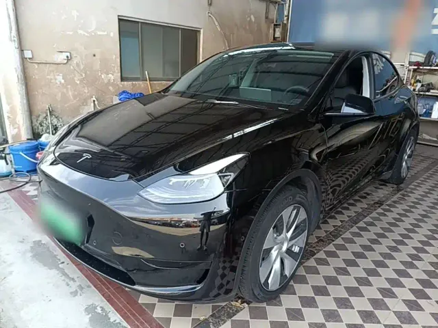 Фотография автомобиля — Tesla Model Y