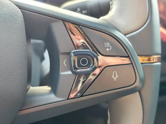 Lynk & Co Z20 — Фото автомобиля 21