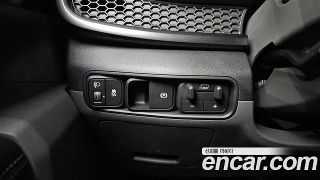 Kia Tasman Tasman 2.5T Бензин 4WD — Фото автомобиля 13