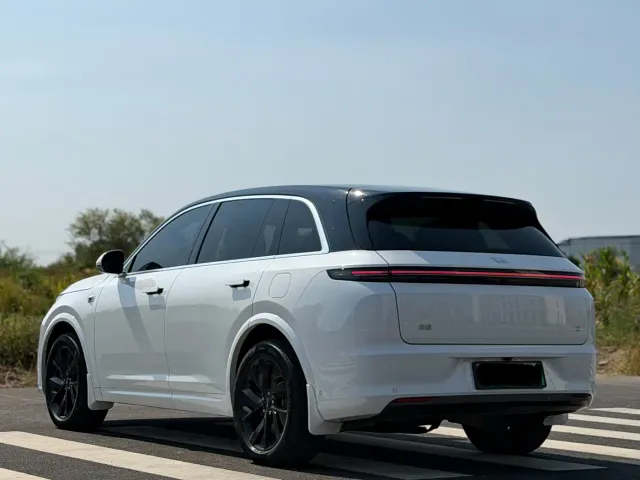 Li Auto L7 — Фото автомобиля 6