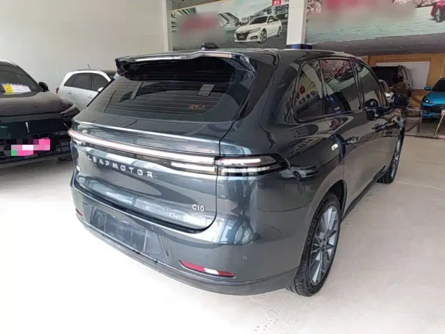 Leapmotor C10 — Фото автомобиля 6