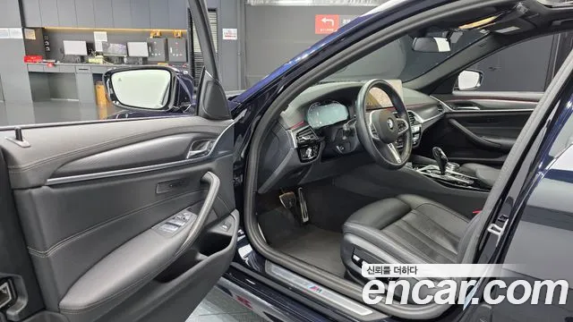 BMW 5 Series G30 — Фото автомобиля 15