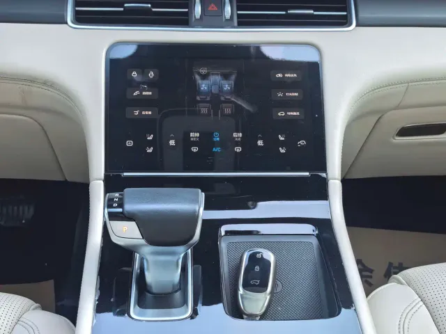 Li Auto ONE — Фото автомобиля 7