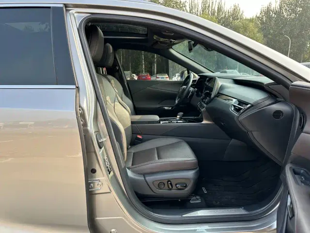 Lexus RX — Фото автомобиля 17