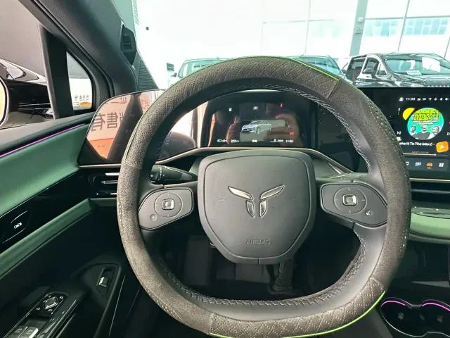 Hongqi EH7 — Фото автомобиля 14