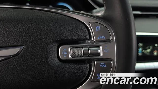 Genesis GV70 — Фото автомобиля 21