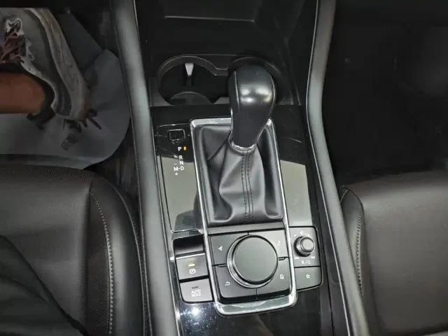 Mazda Axela — Фото автомобиля 13