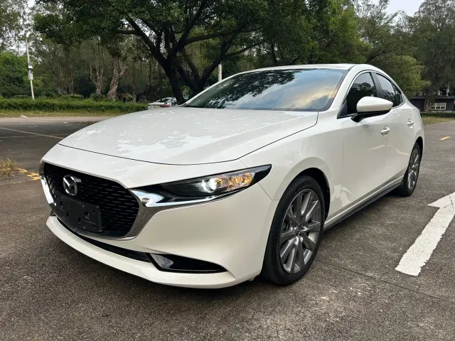 Фотография автомобиля — Mazda Axela