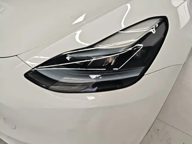 Tesla Model Y — Фото автомобиля 23