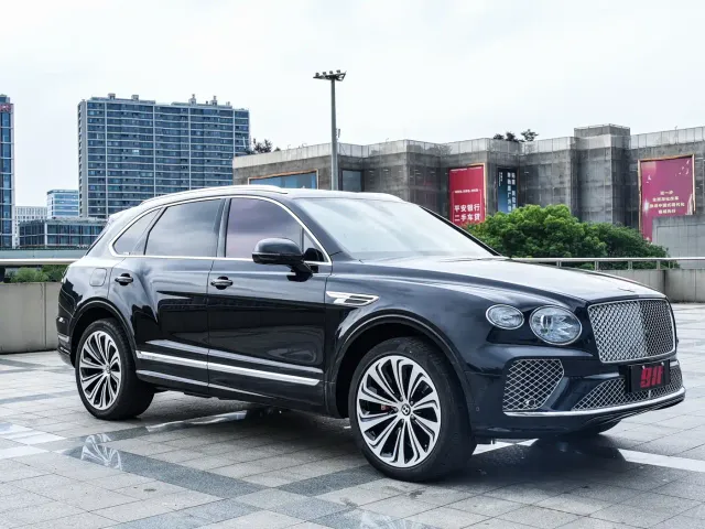 Bentley Bentayga — Фото автомобиля 2