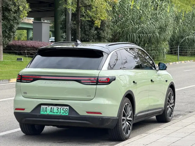 Leapmotor C11 — Фото автомобиля 7