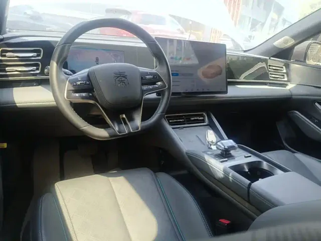 BYD Qin L — Фото автомобиля 9
