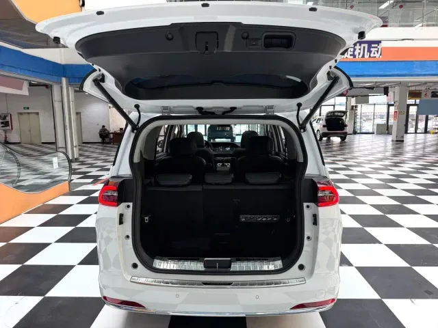 GAC Trumpchi M6 — Фото автомобиля 15