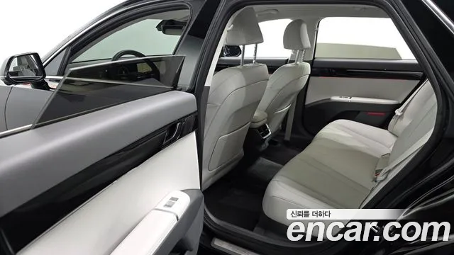 Hyundai Grandeur Grandeur (GN7) 2.5 Бензин 2WD — Фото автомобиля 12