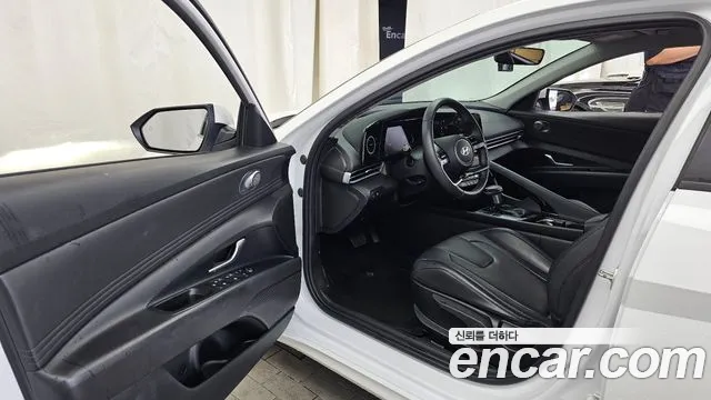 Hyundai AVANTE Новый Avante (CN7) — Фото автомобиля 10