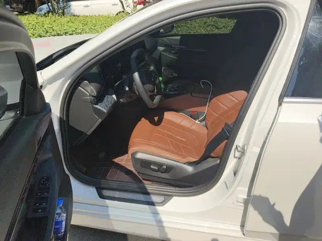 BMW 5 Series — Фото автомобиля 9